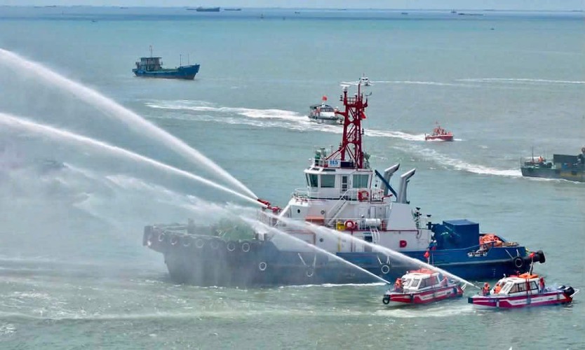 Những hình ảnh ấn tượng của buổi diễn tập chữa cháy lớn nhất năm ở TP. Hồ Chí Minh - Ảnh 2.