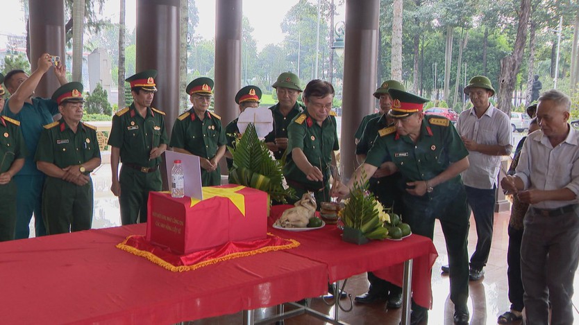 Hành trình đưa hài cốt liệt sĩ Nguyễn Văn Thơm về với đất mẹ Ninh Bình - Ảnh 2.