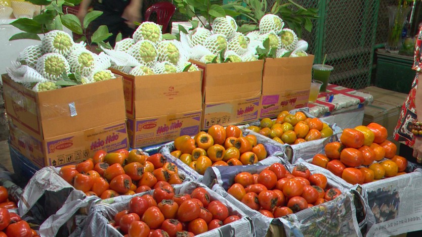 Chợ đầu mối Nông sản Thủ Đức tăng cường kiểm soát an toàn thực phẩm cuối năm - Ảnh 2.