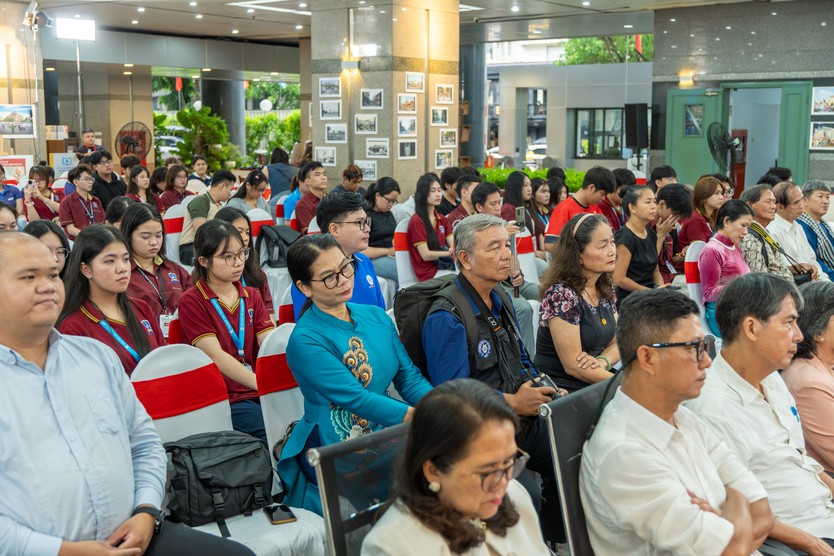 Cuộc thi nhiếp ảnh “Từ ký ức đô thị đến công nghiệp văn hóa” tìm ra các tác phẩm xuất sắc - Ảnh 31.