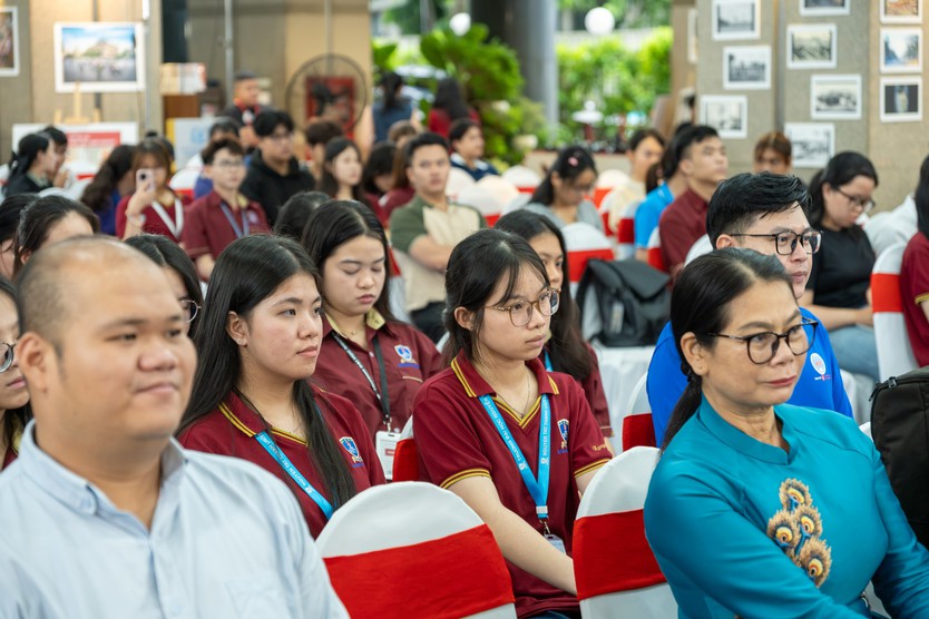 Cuộc thi nhiếp ảnh “Từ ký ức đô thị đến công nghiệp văn hóa” tìm ra các tác phẩm xuất sắc - Ảnh 30.