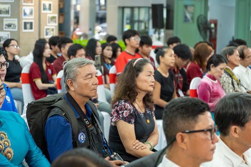 Cuộc thi nhiếp ảnh “Từ ký ức đô thị đến công nghiệp văn hóa” tìm ra các tác phẩm xuất sắc - Ảnh 32.