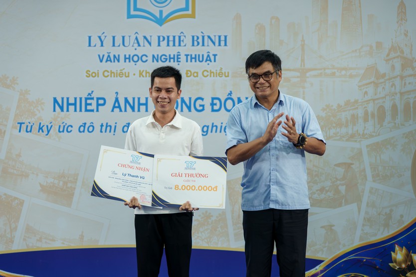 Cuộc thi nhiếp ảnh về TP. Hồ Chí Minh “Từ ký ức Đô thị đến Công nghiệp Văn hóa” tìm ra các tác phẩm xuất sắc - Ảnh 33.