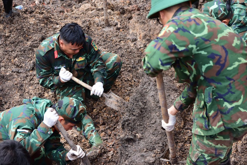 Quy tập thêm 5 hài cốt liệt sĩ tại Công viên Lê Thị Riêng, nâng tổng số lên 718 bộ- Ảnh 4.