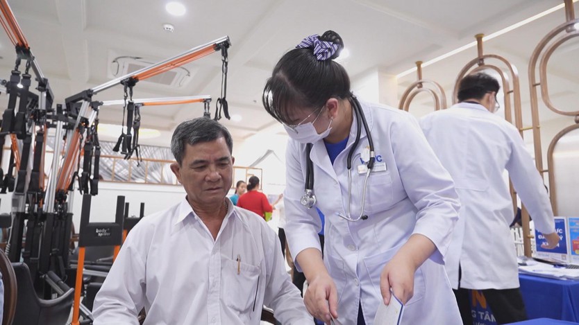 TP. Hồ Chí Minh nhân rộng mô hình chăm sóc người cao tuổi ban ngày tại cộng đồng - Ảnh 4.
