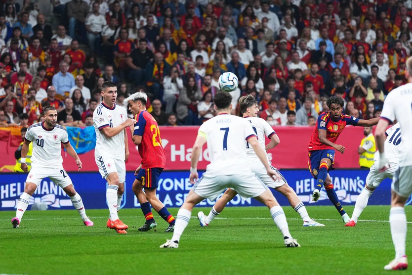 Lamine Yamal tiếp tục ghi bàn sớm tại Nations League - Ảnh 3.