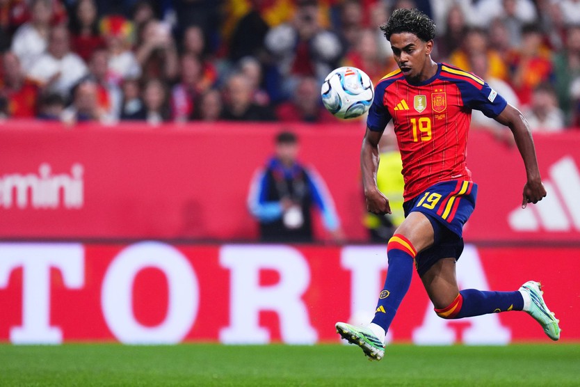 Lamine Yamal tiếp tục ghi bàn sớm tại Nations League - Ảnh 4.