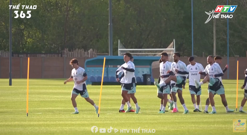 Messi trở về quê nhà Rosario, khép lại hành trình 21 năm với Argentina - Ảnh 4.