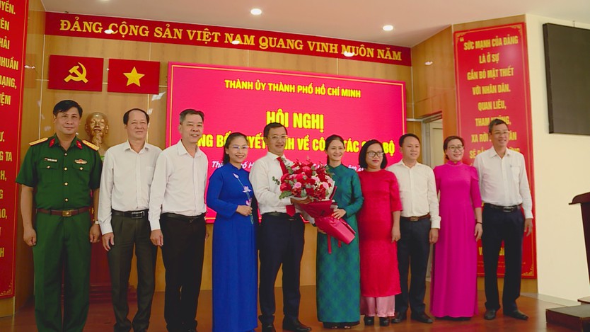 Tạ Quốc Trung làm Bí thư Đảng ủy phường Thạnh Mỹ Tây - Ảnh 3.