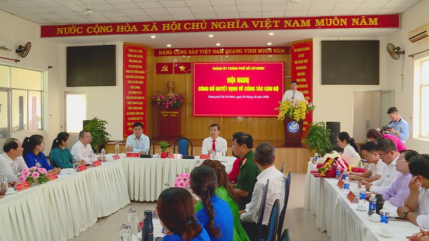 Tạ Quốc Trung làm Bí thư Đảng ủy phường Thạnh Mỹ Tây - Ảnh 4.