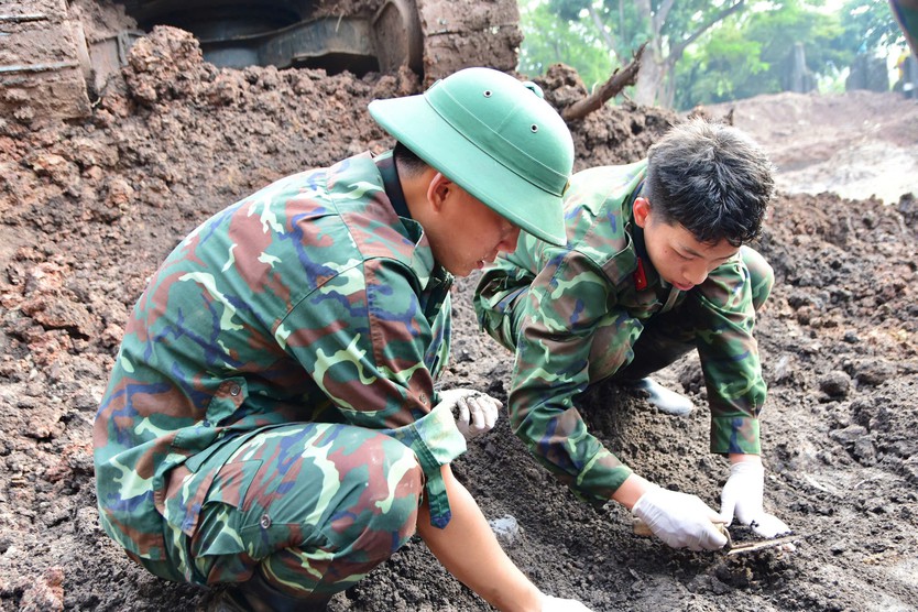 Ngày 5/10, quy tập thêm 13 hài cốt liệt sĩ tại Công viên Lê Thị Riêng, nâng tổng số lên 731 bộ- Ảnh 4.