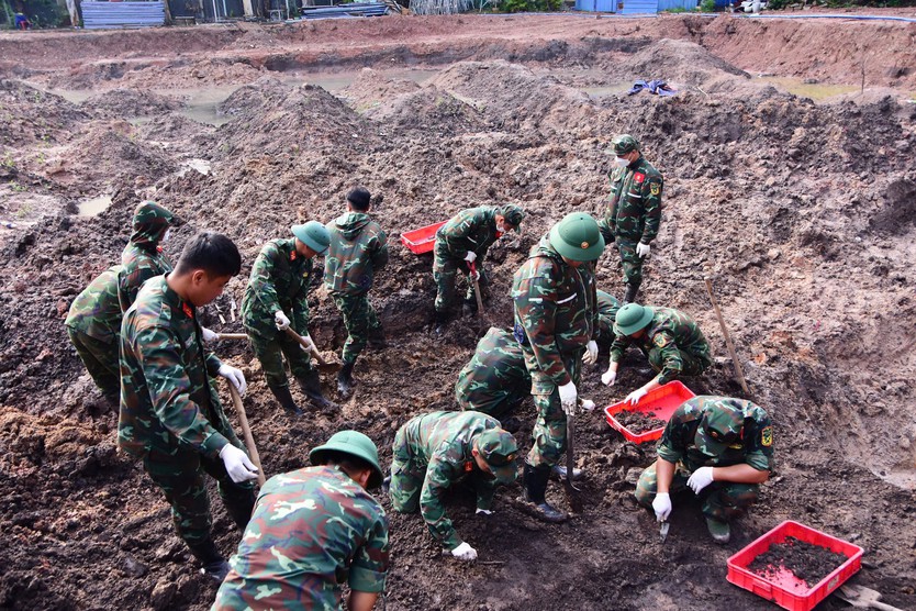 Ngày 5/10, quy tập thêm 13 hài cốt liệt sĩ tại Công viên Lê Thị Riêng, nâng tổng số lên 731 bộ- Ảnh 5.