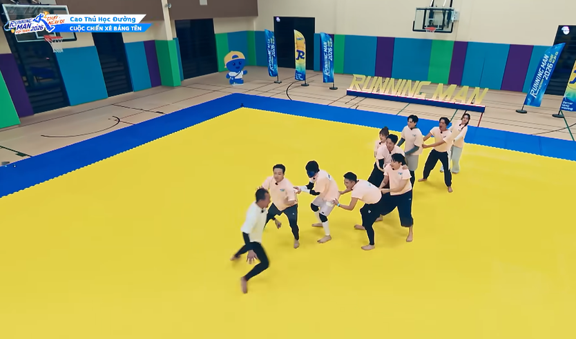 Gia tộc R "vật lộn" với màn truyền từ khóa bằng tiếng Anh | Running Man 4 - Chạy Ngay Đi - Ảnh 19.