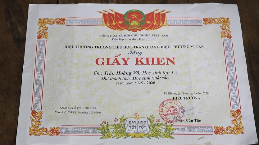 Cậu bé giấu nỗi buồn để vươn lên | Mái ấm gia đình Việt - Ảnh 6.
