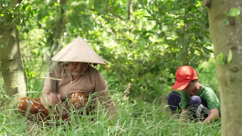 Cậu bé mồ côi cha mẹ từ 1 tuổi | Mái ấm gia đình Việt - Ảnh 10.