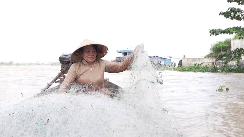 Cậu bé mồ côi cha mẹ từ 1 tuổi | Mái ấm gia đình Việt - Ảnh 3.