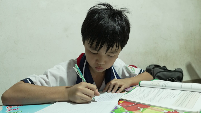 Cậu bé mồ côi cha mẹ từ 1 tuổi | Mái ấm gia đình Việt - Ảnh 7.