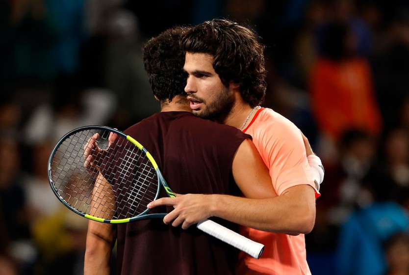 Carlos Alcaraz ngược dòng đánh bại Jaume Munar, vào chung kết Japan Open - Ảnh 3.