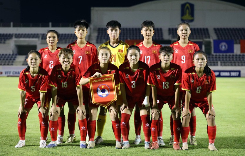 U17 nữ Việt Nam bùng nổ sau cơn mưa, thắng đậm Palestine - Ảnh 2.