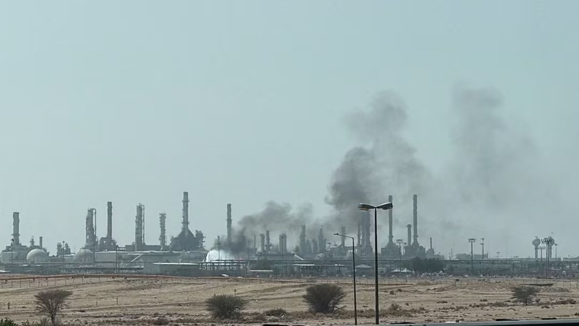 Quân đội Yemen giành lại quyền kiểm soát xung quanh eo biển Bab el-Mandeb  - Ảnh 2.