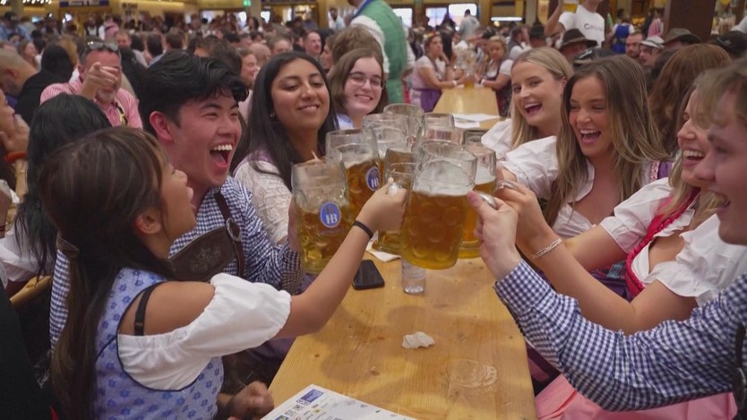Kết thúc lễ hội bia Oktoberfest 2026, gần 7,5 triệu khách tham dự - Ảnh 2.