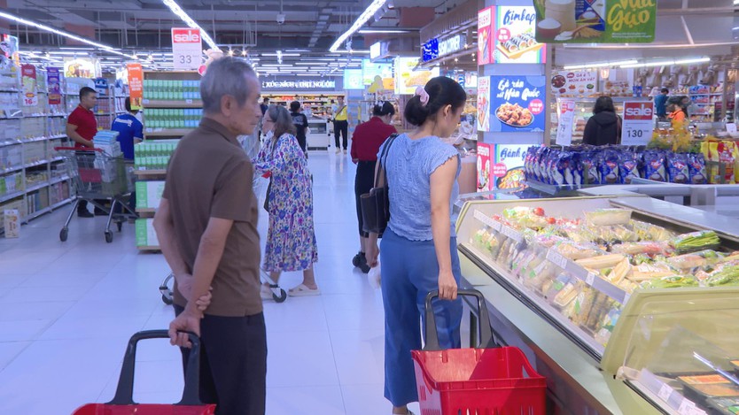 Bán lẻ TP. Hồ Chí Minh tăng tốc, doanh nghiệp tung loạt kích cầu - Ảnh 2.