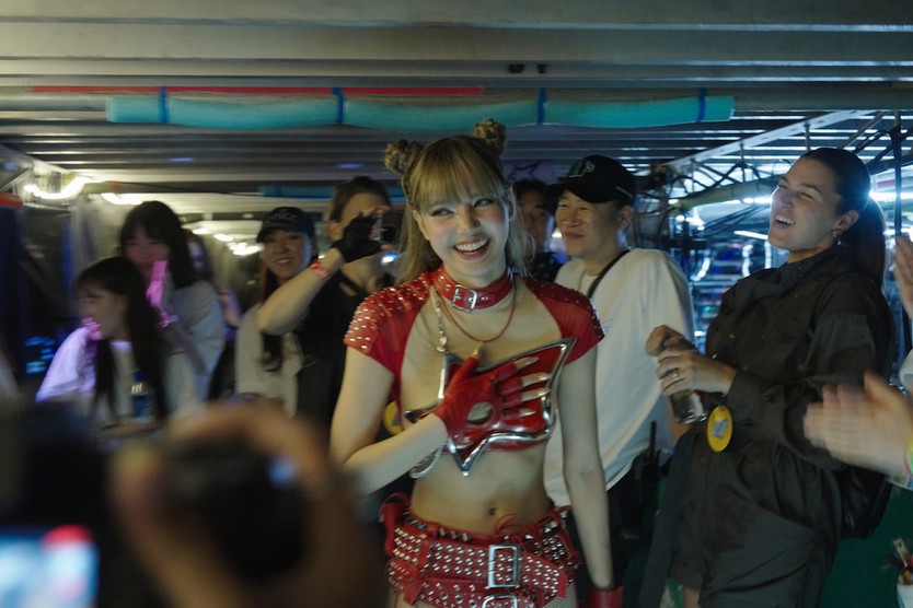Lisa chia sẻ cuộc sống sau Blackpink qua phim tài liệu “Always Lalisa” - Ảnh 4.