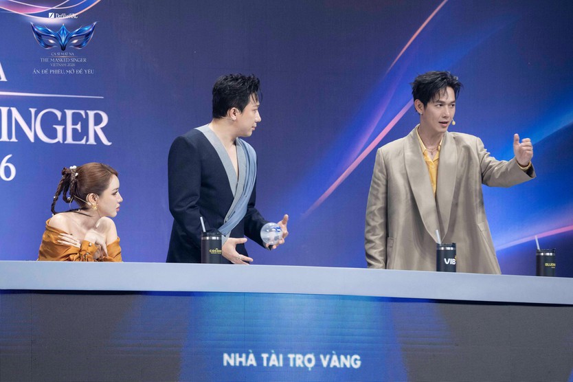 Lộ diện nhân vật khiến Trấn Thành, Bích Phương rơi nước mắt tại The Masked Singer 2026- Ảnh 5.