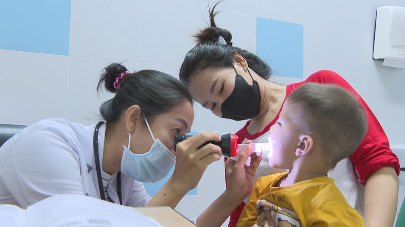 Thời tiết thất thường, bệnh viêm đường hô hấp có xu hướng gia tăng  - Ảnh 2.