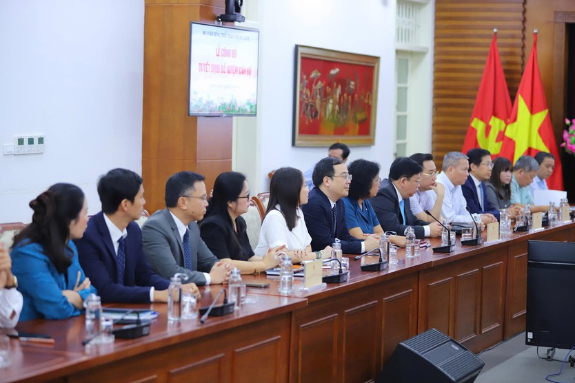 Bộ VHTTDL công bố và trao các quyết định bổ nhiệm cán bộ - Ảnh 3.