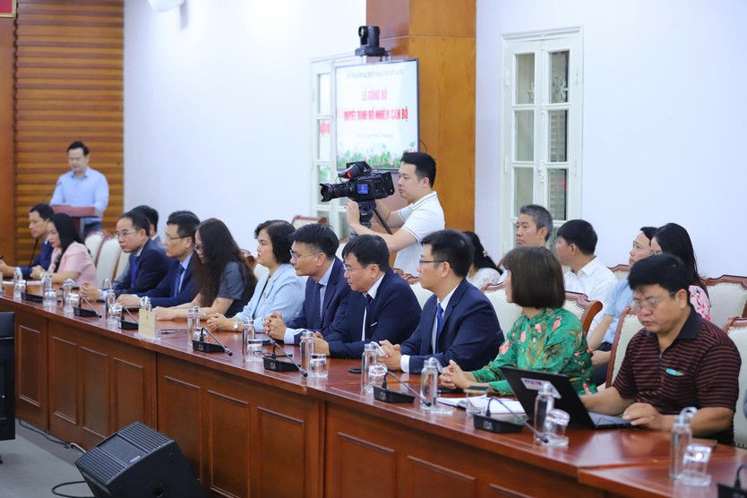 Bộ VHTTDL công bố và trao các quyết định bổ nhiệm cán bộ - Ảnh 4.