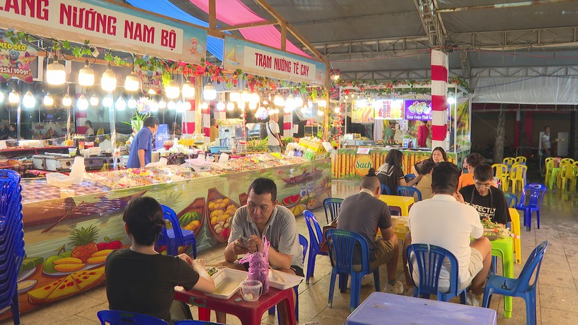 Phường Bình Thới khai mạc Tuần lễ ẩm thực và mua sắm - Ảnh 2.