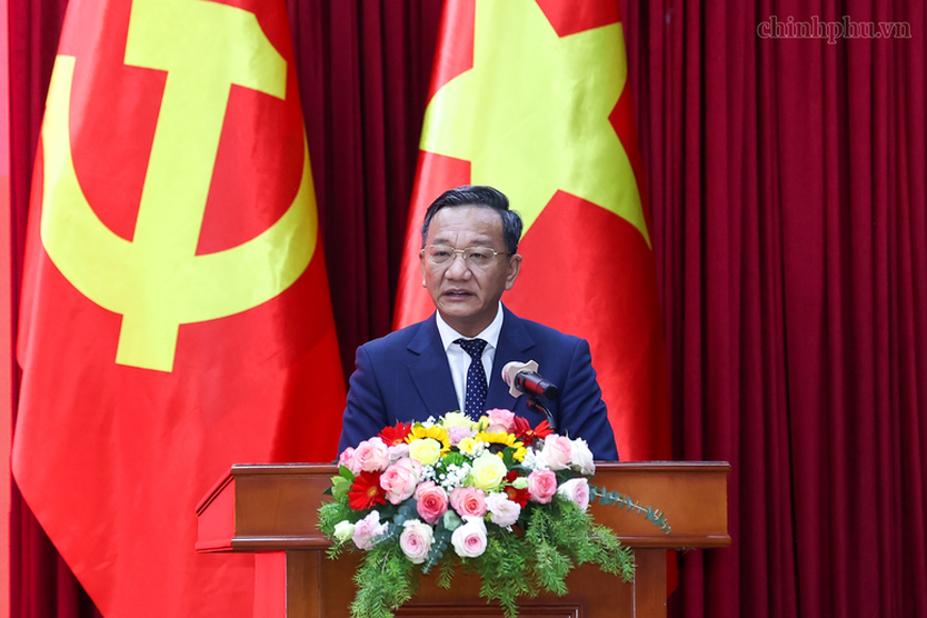 Thủ tướng: Quan hệ đặc biệt Việt Nam - Lào 'được nuôi dưỡng từ Nhân dân' - Ảnh 2.