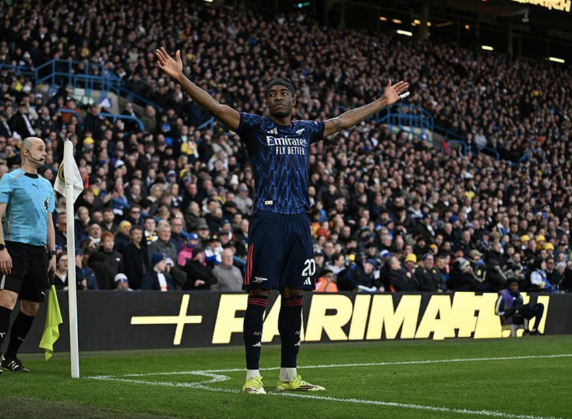 Thắng đậm Leeds United, Arsenal vững ngôi đầu Ngoại hạng - Ảnh 1.