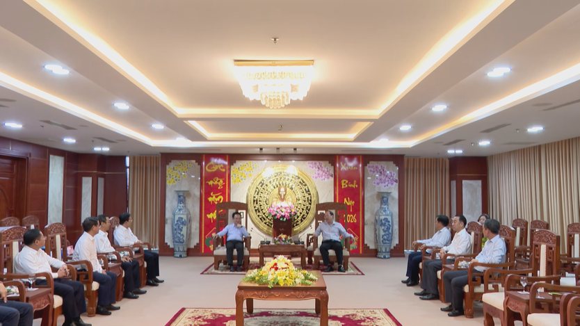 TP. Hồ Chí Minh trao tặng quà Tết tại tỉnh Cà Mau - Ảnh 2.