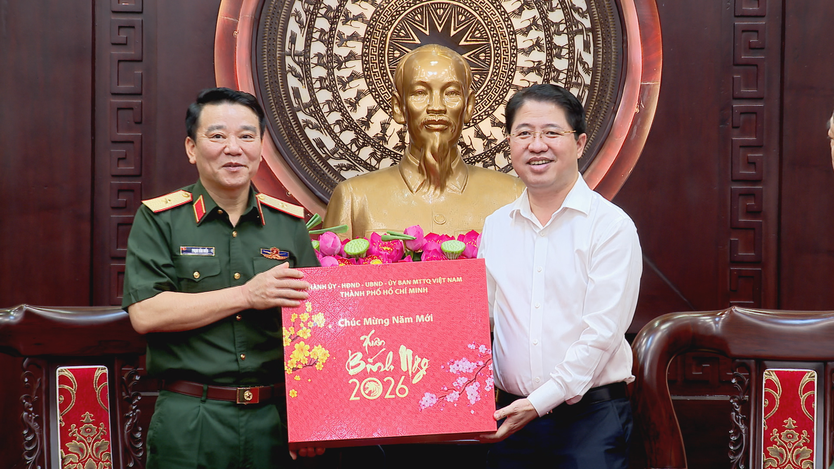 Bộ Tư lệnh Lăng Chủ tịch Hồ Chí Minh thăm chúc tết TP. Hồ Chí Minh - Ảnh 5.