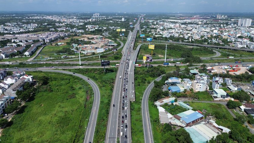 Đẩy nhanh vành đai, cao tốc, metro để đi sân bay Long Thành nhanh hơn - Ảnh 2.