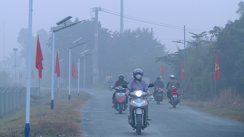 TP. Hồ Chí Minh: Khánh thành đường đèn năng lượng mặt trời tại xã Bình Chánh - Ảnh 2.