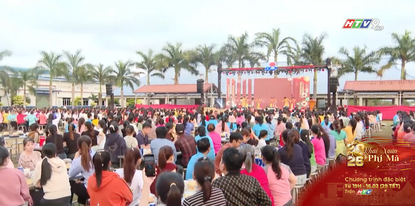 Niềm vui cuối năm của người lao động- Ảnh 2.