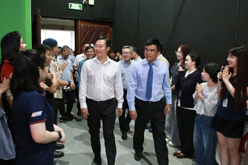 Lãnh đạo TP. Hồ Chí Minh thăm, chúc Tết HTV nhân dịp Xuân Bính Ngọ 2026- Ảnh 3.