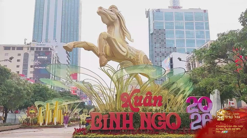 Rực rỡ áo dài Việt trước thềm khai mạc Đường hoa Nguyễn Huệ - Ảnh 1.