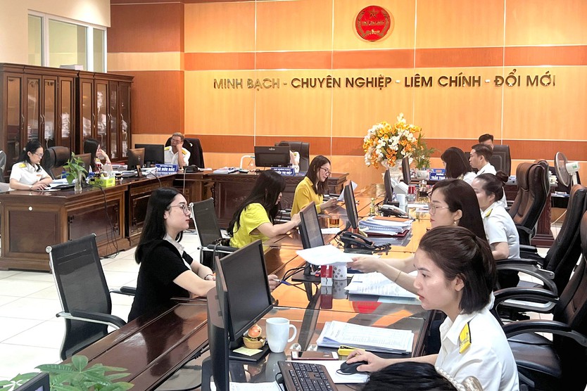 Cục Thuế yêu cầu luân chuyển cán bộ Thuế tại lĩnh vực nhà đất và vàng - Ảnh 1.