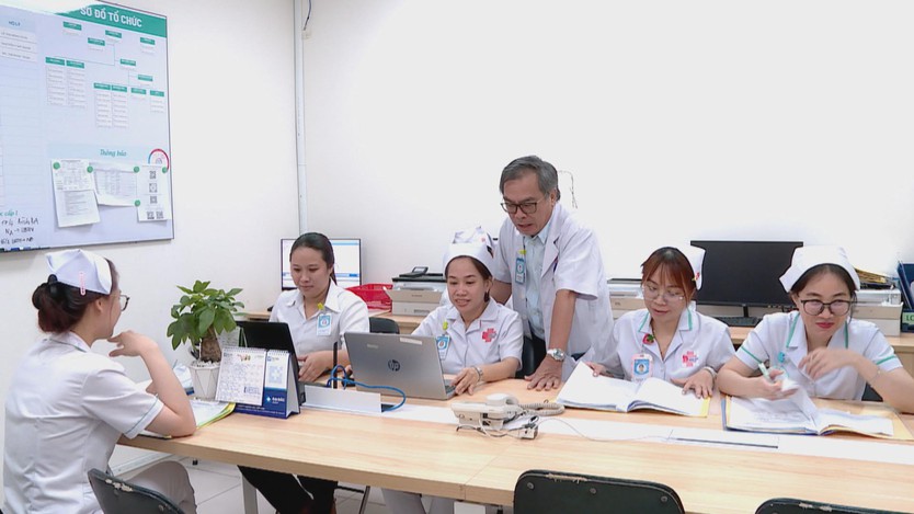Áo blouse giữa mùa xuân - 260217161 - Ảnh 1.