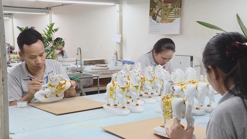 Ngựa gốm Lái Thiêu - “hồn đất” thắp sáng Xuân Bính Ngọ  multi 260217135  - Ảnh 2.