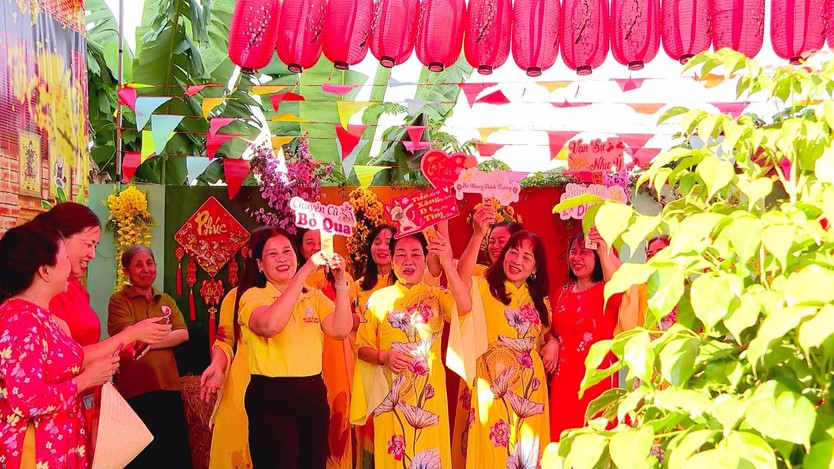 Phường Linh Xuân tổ chức nhiều hoạt động mang đậm đà bản sắc văn hóa và tinh thần đoàn kết dịp Tết Bính Ngọ 2026 - Ảnh 4.