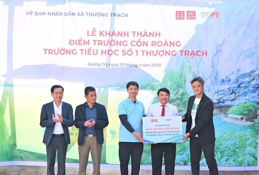 UNIQLO Việt Nam khánh thành công trình hỗ trợ giáo dục tại tỉnh Quảng Trị - Ảnh 1.