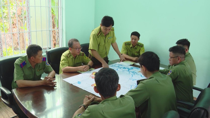 Xuyên Tết trực chiến bảo vệ rừng - Ảnh 1.