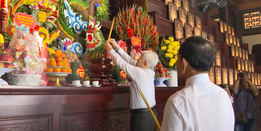 Dâng hương tri ân tại Khu truyền thống cách mạng Sài Gòn - Chợ Lớn - Gia Định- Ảnh 3.