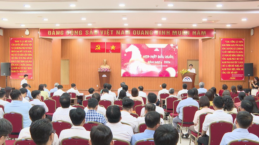Phó Bí thư Thành ủy Nguyễn Phước Lộc thăm, chúc Tết Ban Quản lý Đường sắt đô thị TP.HCM - Ảnh 1.