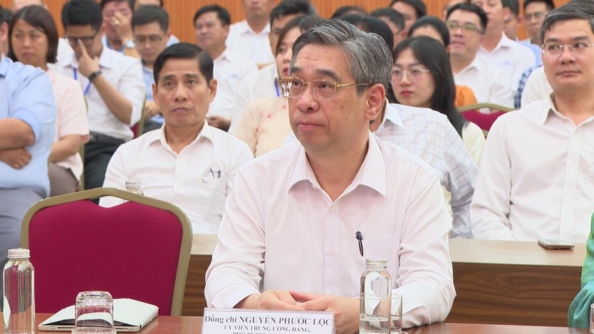 Phó Bí thư Thành ủy Nguyễn Phước Lộc thăm, chúc Tết Ban Quản lý Đường sắt đô thị TP.HCM - Ảnh 2.